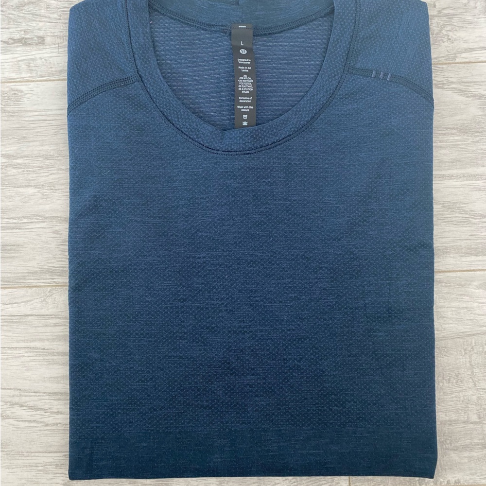 Lululemon - Metal Vent Tech Short- Sleeve 2.0 (Large)